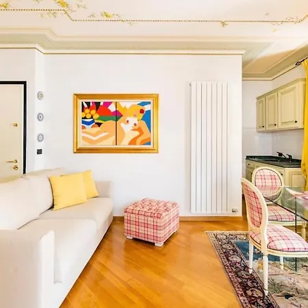 Apartment Bilocale Affrescato Con Box Privato & A 150m *