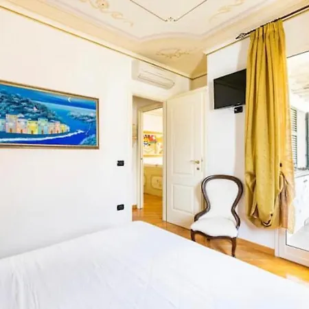 Bilocale Affrescato Con Box Privato & A 150m * Loano