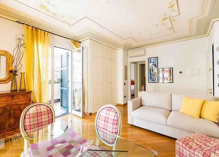 Bilocale Affrescato Con Box Privato & A 150m * Loano