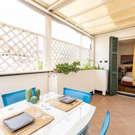 Bilocale Affrescato Con Box Privato & A 150m 아파트 로아노