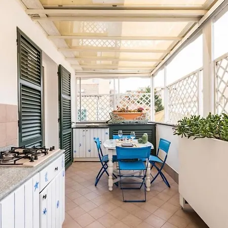La Casa Al Mare Centro Storico Di Con Garage דירה
