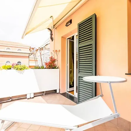 La Casa Al Mare Centro Storico Di Con Garage לואנו